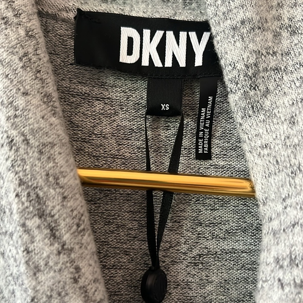 DKNY Gray Sleeveless Top - Picture 2 of 9